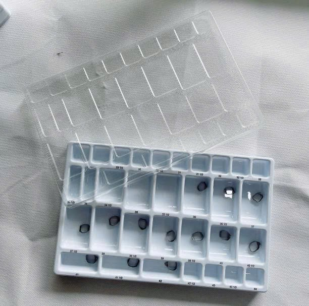 Hộp Đựng Khâu Chỉnh Nha